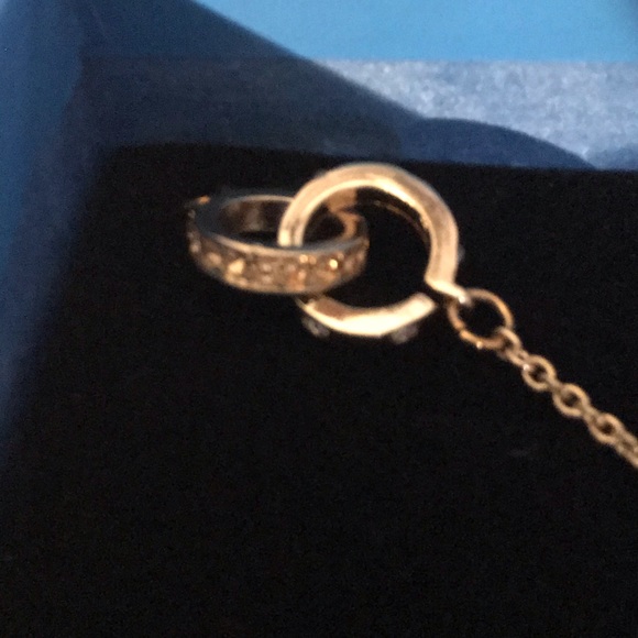 Real Collectibles by Adrienne interlocking rings - Picture 3 of 4